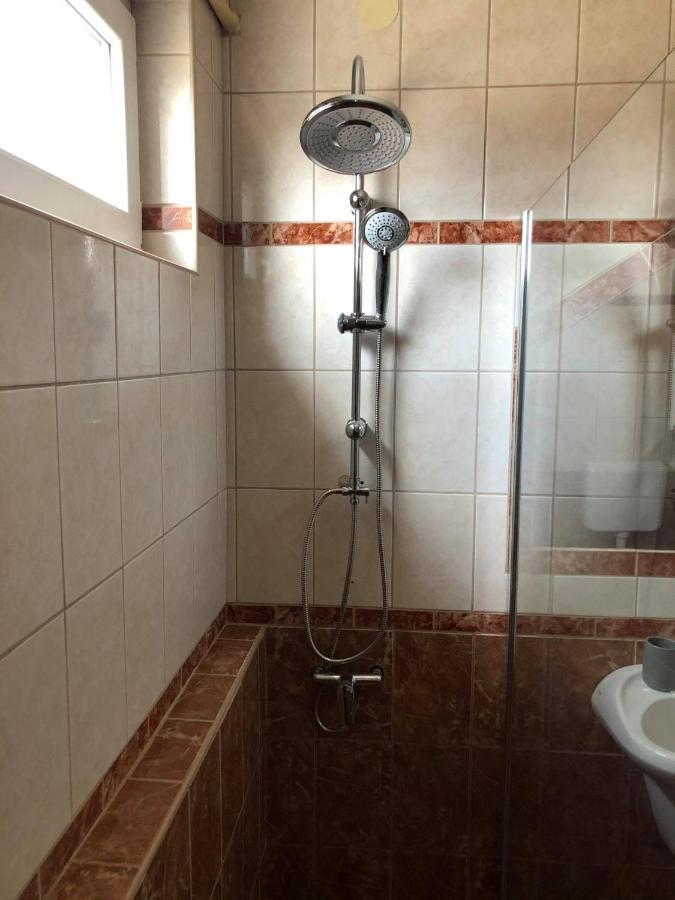 Adel Apartman Шарвар Экстерьер фото