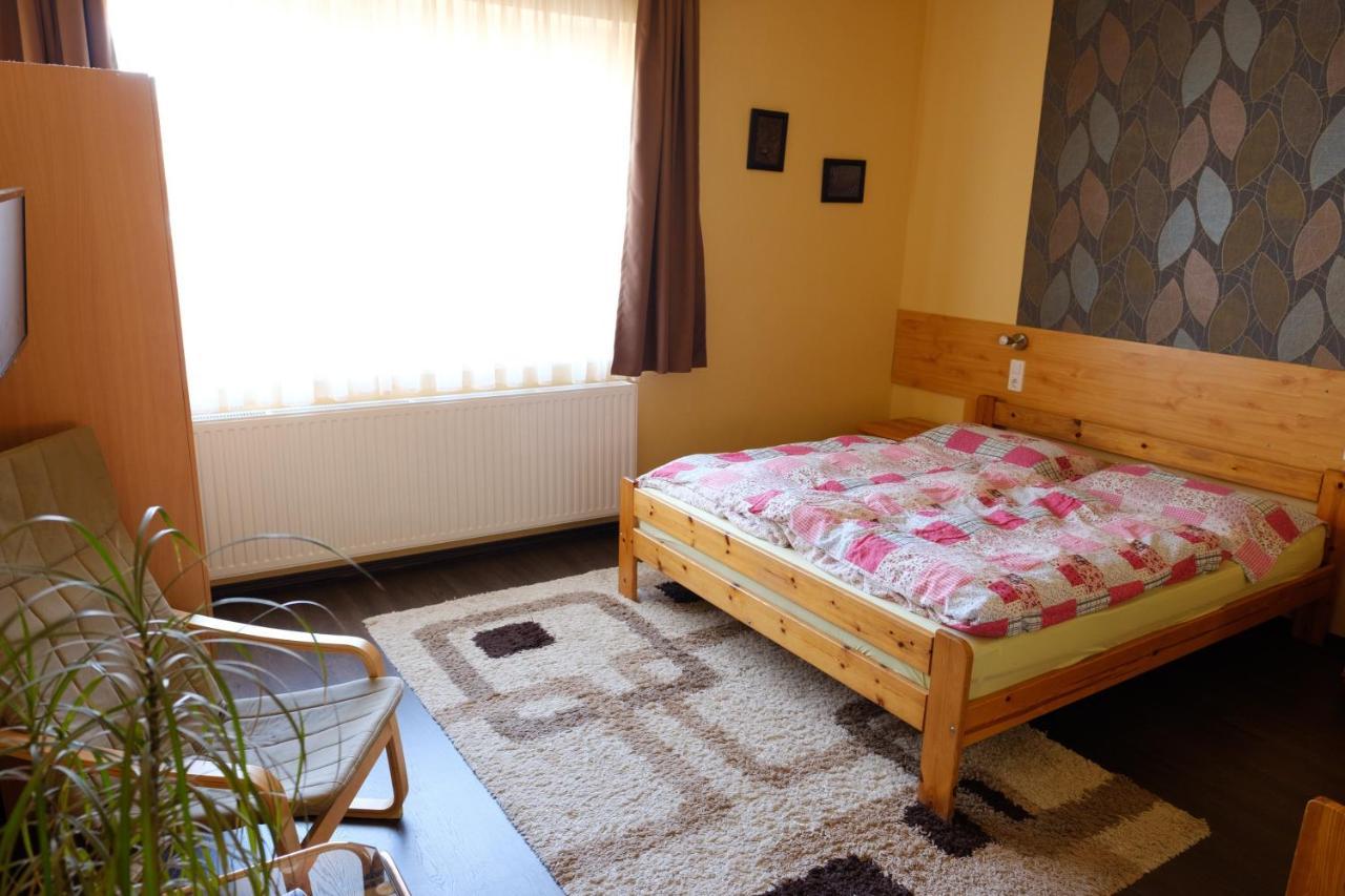 Adel Apartman Шарвар Экстерьер фото