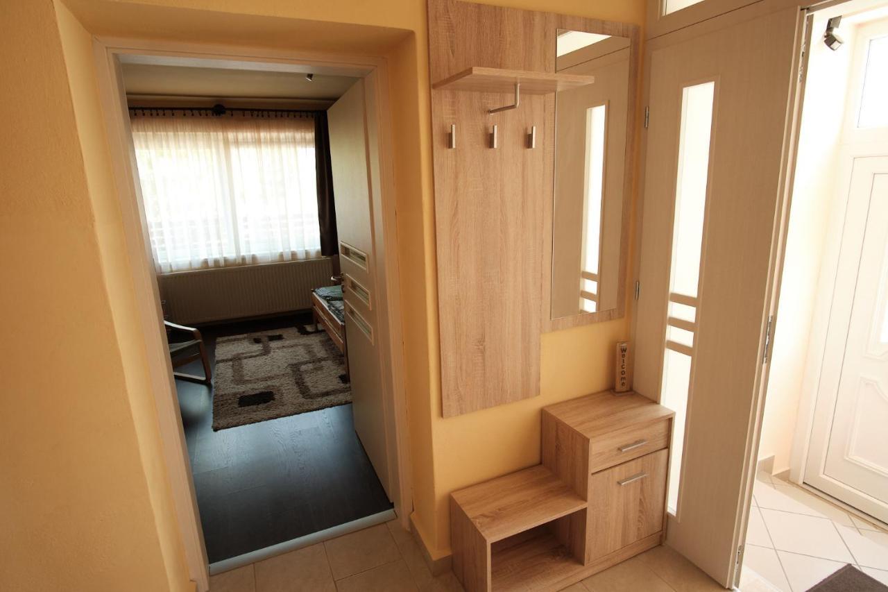Adel Apartman Шарвар Экстерьер фото