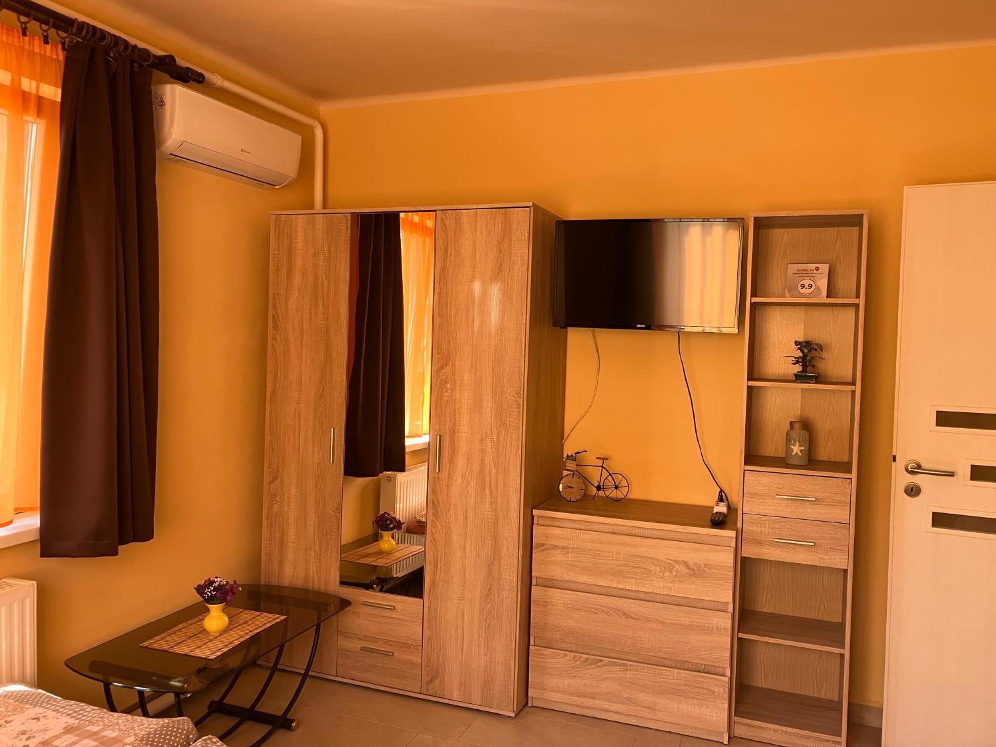 Adel Apartman Шарвар Экстерьер фото